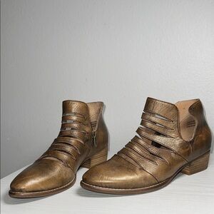 SEYCHELLES Bronze Strappy Ankle Boots SZ. 8